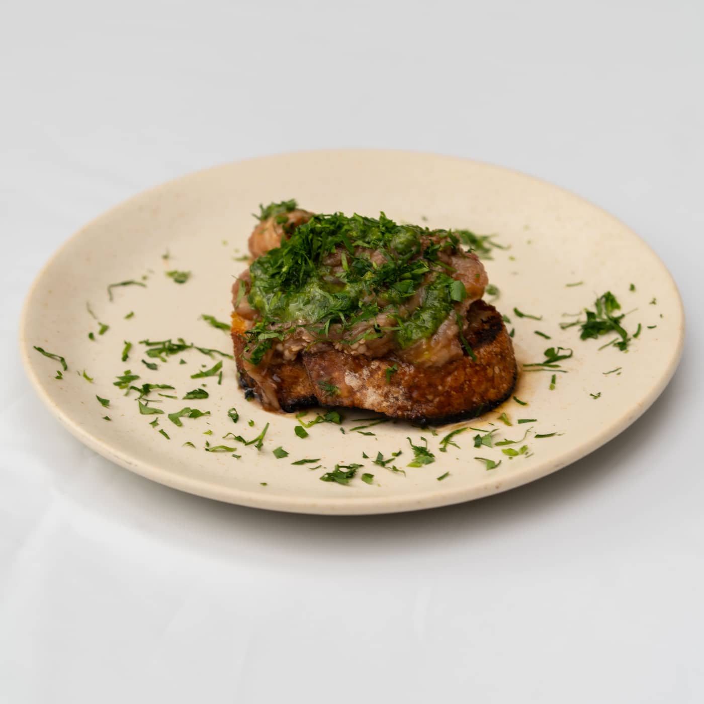 Crispy bread, deep flavor.